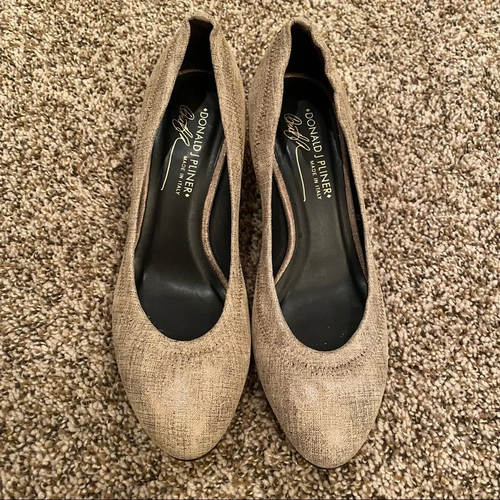 Donald J Pliner heels - Picture 1 of 3